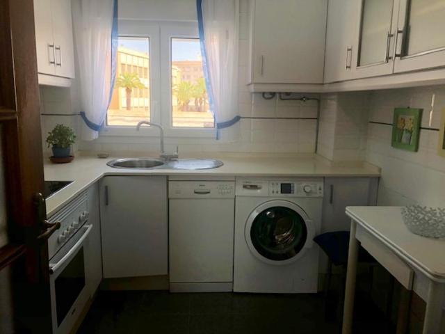 Gatu Premium Isabel Terraza,parking,1ºlinea Playa,wifi,vista Al Mar , Preferente Mayores De 25 Anos Y Familias Appartement